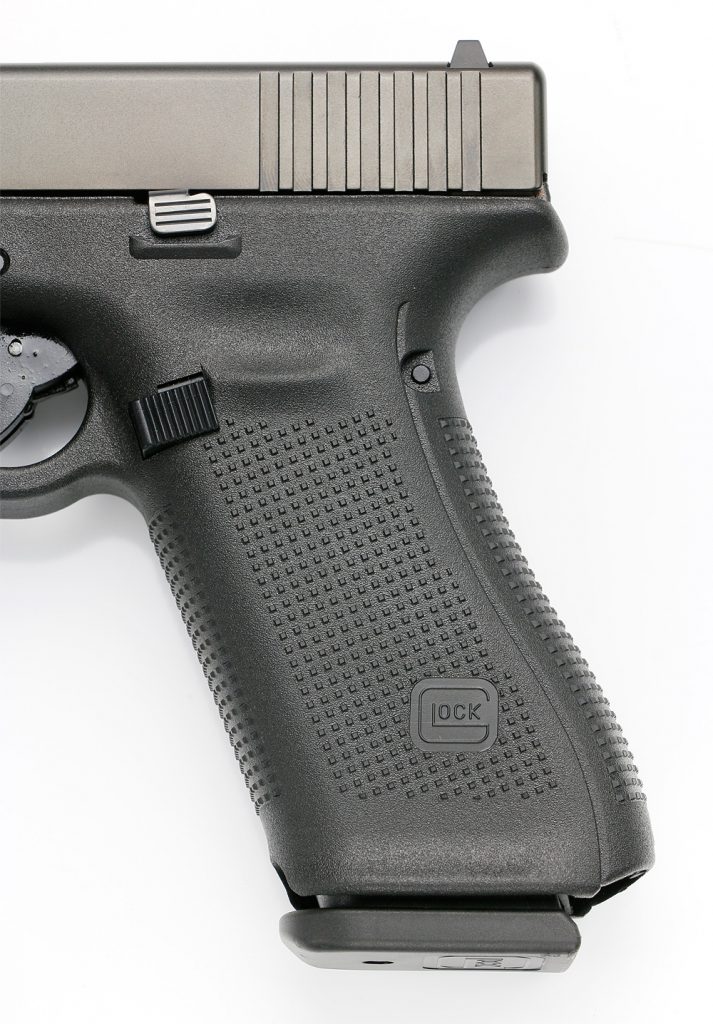 GLOCKG17Gen5GripL グアムの野外射撃場で体験する実弾射撃ツアー｜CQBグアム