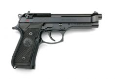 ベレッタ M9