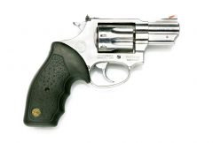 トーラス .22マグナム 8連発